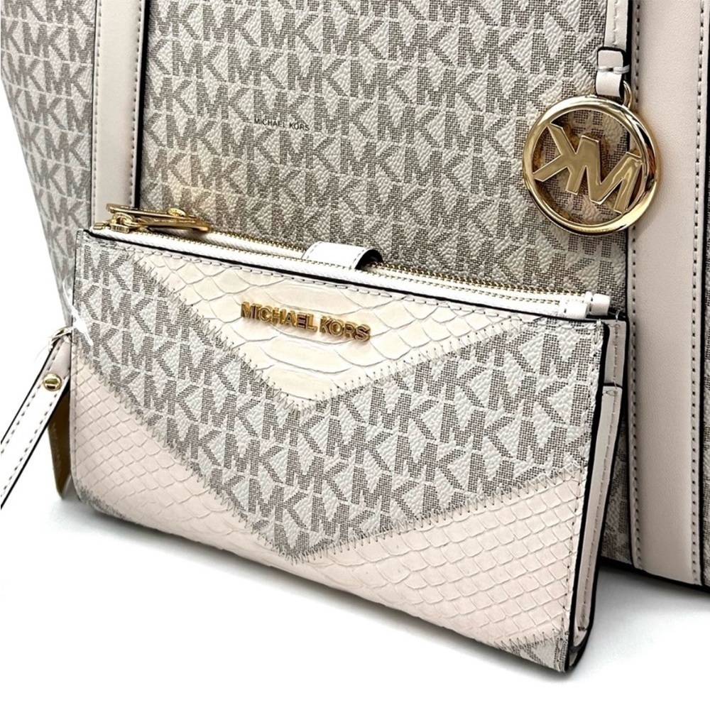 Michael Kors Pratt Large Signature Logo
Tote Bag & Double Zip Wallet - Picture 11 of 13